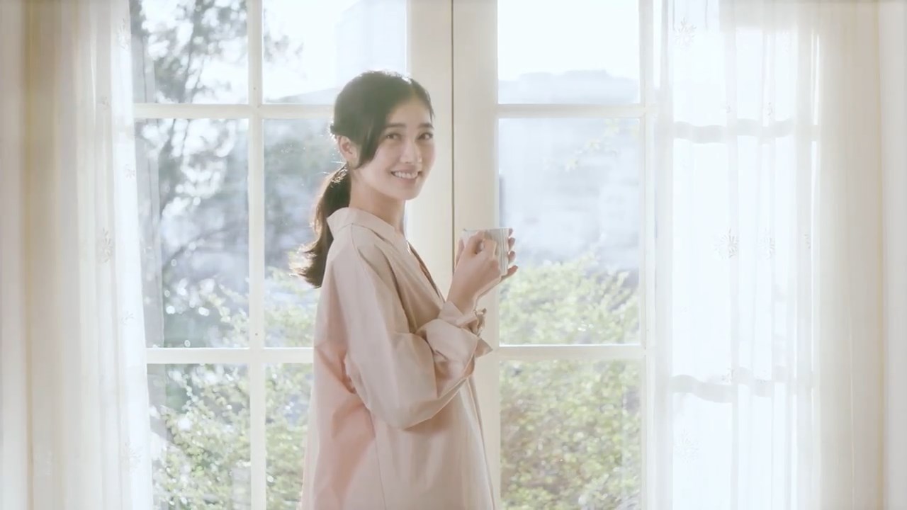 林田岬優 クレオワンデーUVモイスト「その瞳から、やさしく。」