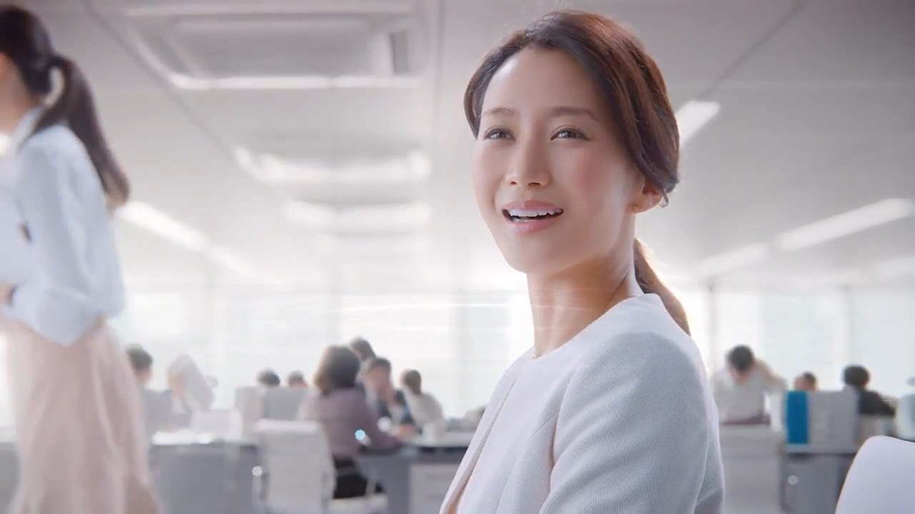 桐山マキ スマイルザメディカルA「あきらめないで」篇 ライオン