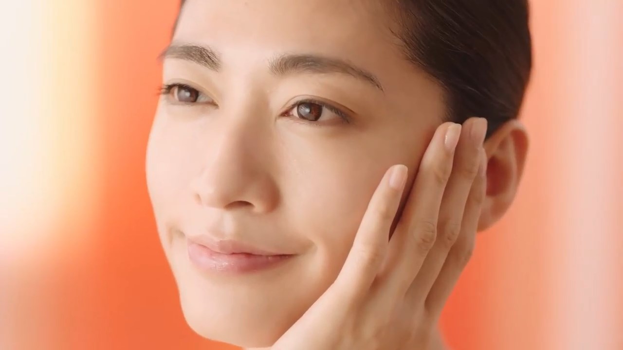 杏奈 CM ドクターシーラボ VC100エッセンスローションEX