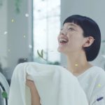 花王 ニュービーズ 「お洗たくにボタニカルの香りを」篇 CM 沖樹莉亜 ニコライ バーグマン