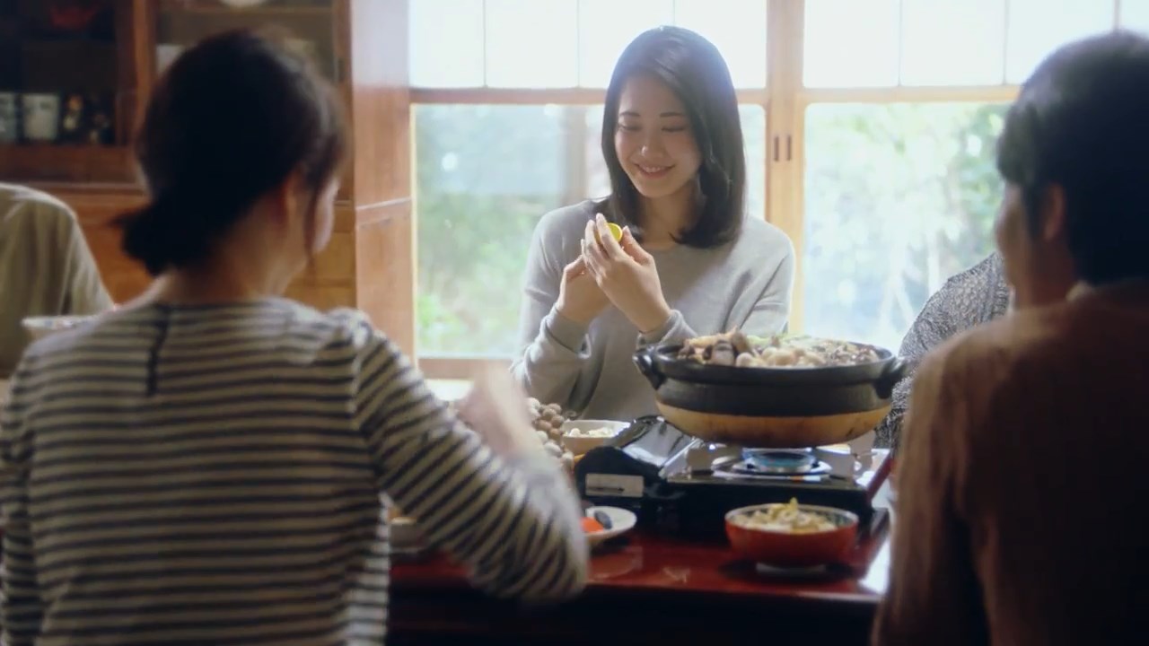 小泉萌香 八幡屋礒五郎 TVCM「おいしいのは、きのこです」篇