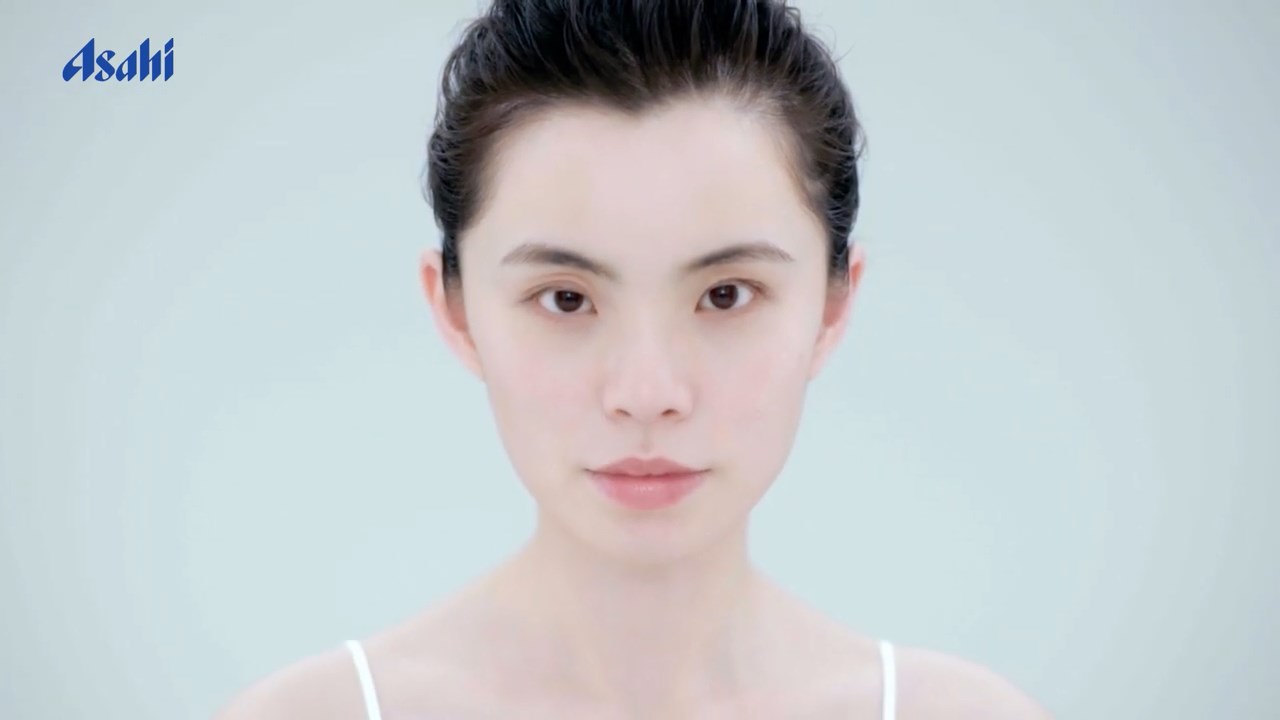 素肌しずく CM 「肌も、ハートも、潤う。」篇 るうこ