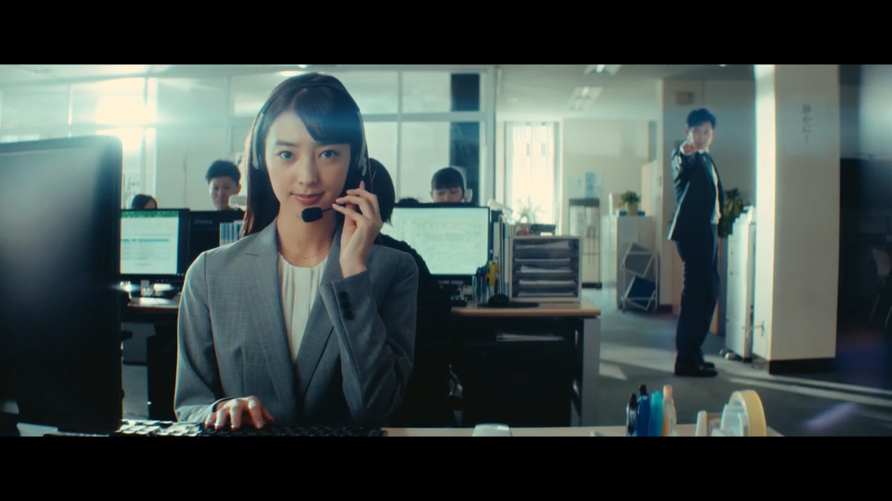宮本茉由 イーデザイン損保 CM ネット損保をデザインしなおす