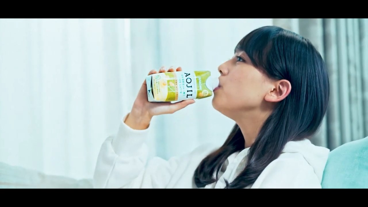 カゴメ AOJIL SOYLATTE 岡田佑里乃