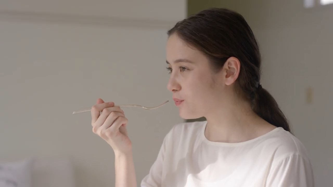 キユーピー オリーブオイル&オニオンドレッシング 「シンプル イズ ヘルシー」篇 琉花
