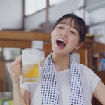 SUNTORY BLUE サントリー ブルー『スッキリうまし』新発売篇 川口春奈 CM