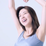 谷内咲季 まくらぼ マットレス TVCM 背筋ピーン編