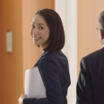 山下奈々 SOMPOグループ×桑田佳祐2022テレビCM「プレゼン」篇