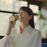 吉岡里帆 ファンタ レモンプレミア TVCM「どうして逆さま？」篇